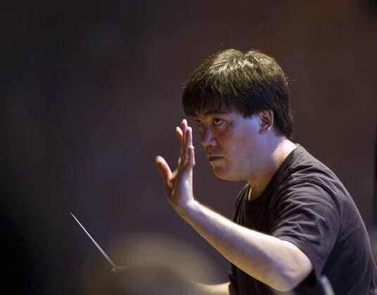 Dirigent Alan Gilbert (USA) anlässlich eines Konzertes der Reihe - Peenemünder Konzerte - während des Usedomer Musikfestivals in der Turbinenhalle des Kraftwerks Peenemünde