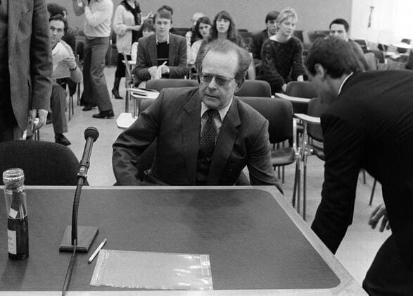 Dr. Friedrich Karl Flick (Mitte, GER Friedrich Flick KG) vor dem parlamentarischen Untersuchungsausschuss anlässlich der Flick-Spendenaffäre in Bonn