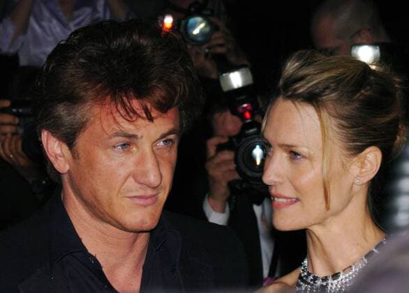 Schauspieler Sean Penn und seine Frau die Schauspielerin Robin Wright- Penn (beide USA) anlässlich der Filmfestspiele in Cannes 2004  CAN2004051715