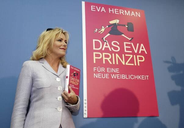 Moderatorin Eva Herman (GER) stellt in Berlin ihr Buch - Das Eva Prinzip - vor