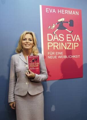 Moderatorin Eva Herman (GER) stellt in Berlin ihr Buch - Das Eva Prinzip - vor