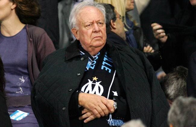 Jean-Claude Gaudin (FRA Bürgermeister von Marseille) am Randes eines Fußballspiels der 1. Französischen Liga in Marseille -  (pan16840)