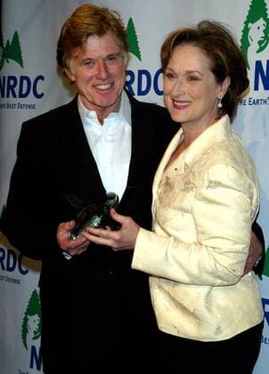 Schauspieler Robert Redford and Meryl Streep (beide USA) bei der 6. Annual Forces for Nature Gala in New York -  (NYP2004032958)