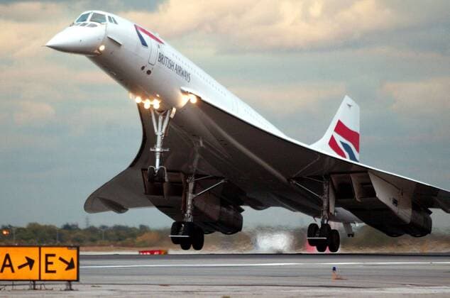 Concorde der British Airways landet auf dem JFK Flughafen in New York City -  (nyp2003102330)
