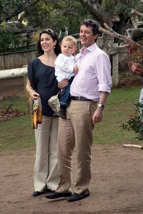 Prinzenpaar Frederick und Mary von Dänemark (DEN) mit Sohn Christian während eines Besuches im Bonorong Tierpark auf Tasmanien - 