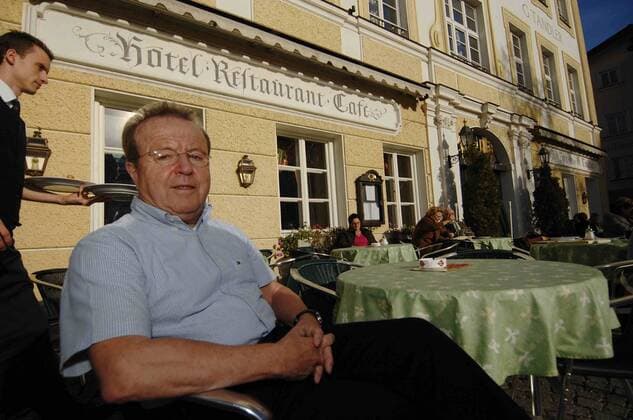 Gerold Tandler im eigenen Gastronomiebetrieb in Altötting