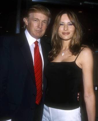 Donald Trump (USA Chairman Donald J. Trump Foundation) mit seiner Freundin Melania Knauss (SLO) anlässlich der Kinopremiere von - 61* - in New York -  (NYP2001042454)