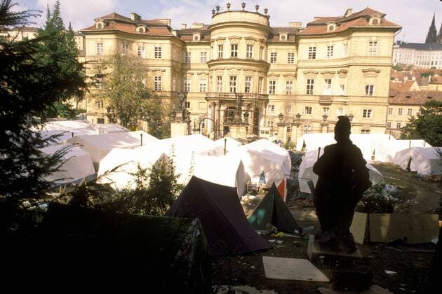 Aufnahmelager für DDR Flüchtlinge auf dem Gelände der Botschaft der BRD in Prag