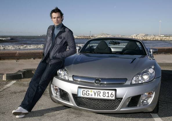 Schauspieler Ralf Bauer (GER) präsentiert den neuen Opel GT in Marseille