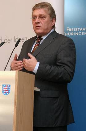 Michael Militzer (GER Vorstandsvorsitzender der MITEC Automotive AG) anlässlich einer Regierungspressekonferenz zur Wirtschaftsförderung in Erfurt