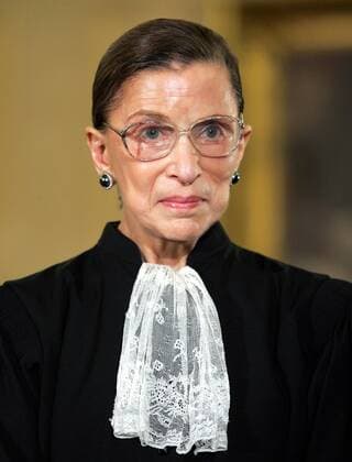 IMAGO ICONS: Ruth Bader Ginsburg Berühmte Feministinnen, Ruth Bader Ginsburg Ruth Bader Ginsburg (USA Richterin Oberster Gerichtshof) in Washington  (wax2005012809)