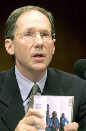 Hank Barry (USA CEO Napster) während einer Anhörung vor dem Senate Judiciary Committee in Washington D.C.  WAP2001040320