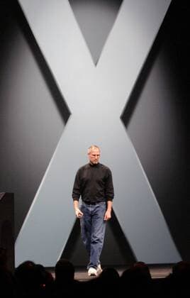 Steve Jobs (USA CEO Apple Computer Inc.) während der Präsentation des iPhone anlässlich der Computermesse - Macworld - in San Francisco -  (SFP2007010905)
