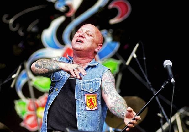 Sänger Gary Angry Anderson (AUS Rose Tattoo) während eines Konzertes beim Rockfestival - Lieder wie Orkane - in Gräfenhainichen