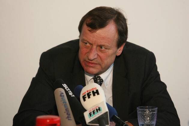 Achim Exner (GER Kommissarisches Vorstandsmitglied der SPD Wiesbaden) während einer Pressekonferenz zur Krisensitzung der Partei in Wiesbaden
