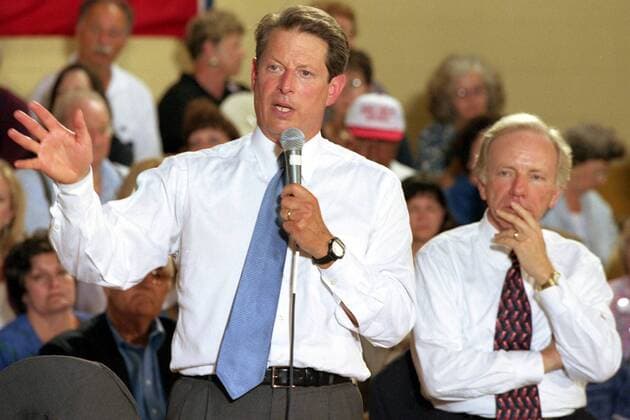 Vizepräsident Al Gore (li., USA) und Joseph Lieberman (USA Demokraten Senator Connecticut) in Carthage -  TEN2000080907