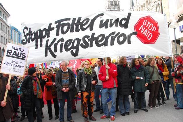 Demonstration auf dem Marienplatz anlässlich der Internationalen Sicherheitskonferenz in München