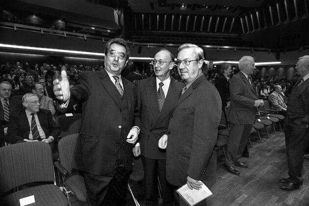 V.l.n.r.: Dieter Hundt (GER Präsident der Bundesvereinigung deutscher Arbeitgeberverbände), Walter Schloz (GER Präsident der IHK-Bezirkskammer Rems-Murr), Norbert Gansel (GER Oberbürgermeister Kiel) anlässlich des Neujahrsempfangs der IHK in Fellbach