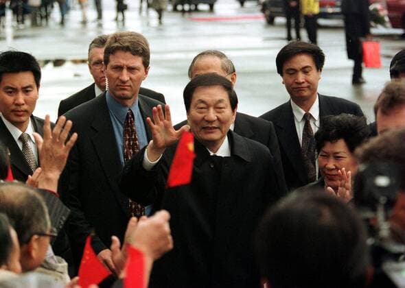 Premierminister Zhu Rongji (Mitte, CHN) und Ehefrau Lao An (re.) anlässlich eines Besuchs in Vancouver -  van99042002