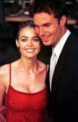 Schauspielerin Denise Richards (USA) mit Freund und Schauspieler Patrick Muldoon (USA) anlässlich der Filmpremiere von - James Bond 007. The World Is Not Enough - in Westwood  LAP99110801