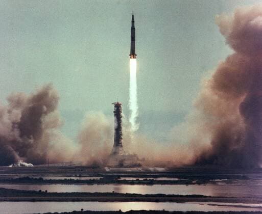 IMAGO History, Mondlandung der Apollo 11 am 20.07.1969 Rakete - Saturn V -während des Starts der Mission Apollo 11 in Cape Canaveral -  - KSC99071523