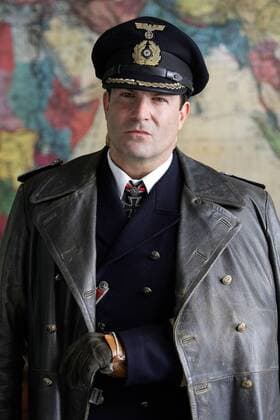 Schauspieler Francis Fulton-Smith (GER Korvettenkapitän Leonberg) am Set zum ZDF-Film - Hafen der Hoffnung - Der Untergang der Wilhelm Gustloff - in Leipzig