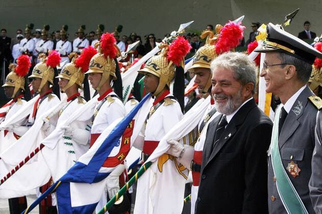 Staatspräsident Luiz Inacio Lula da Silva (2.v.re., BRA) anlässlich der Feierlichkeiten des Armee Tages in Brasilia - 