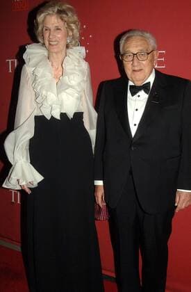 Dr. Henry Kissinger (USA) und Ehefrau Nancy anlässlich der Time Magazine-Gala zur Veröffentlichung der Liste mit den 100 einflussreichsten Persönlichkeiten in New York City -  (NYP2007050816)