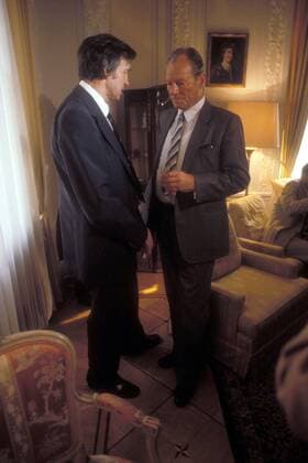 Bundeskanzler Willy Brandt (re., GER SPD) und Diplomat Valentin Michajlowitsch Falin (URS) während eines Empfangs in der Residenz des deutschen Botschafters in Moskau