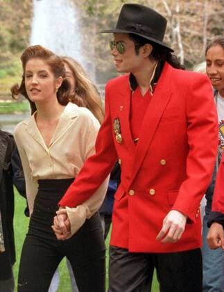 Sänger Michael Jackson (USA) mit Ehefrau Lisa Marie Presley (USA Sängerin) in Santa Ynez -  LAP96011806