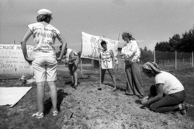 Frauen anlässlich einer Protest-Veranstaltung gegen die geplante Aufstellung von Raketen durch die US Armee in Reckershausen