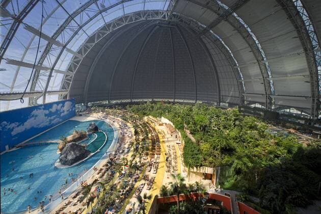 Neu eröffneter Tropical Islands Dome - Briesen-Brand