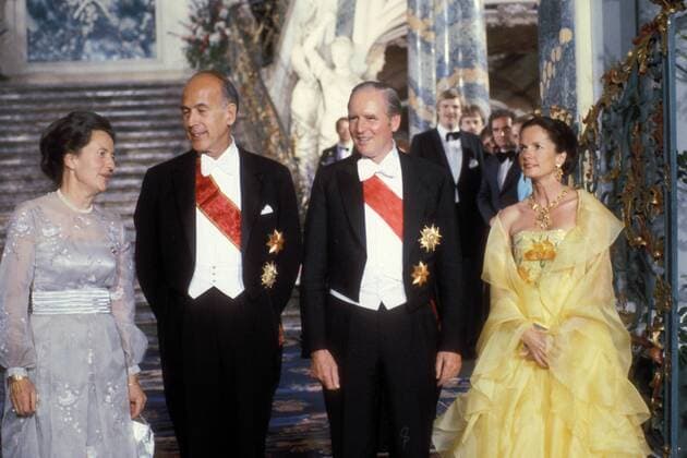 Bundespräsident Karl Carstens (2.v.re., GER CDU) mit Ehefrau Veronica Carstens (li., GER), Staatspräsident Valery Giscard d Estaing (3.v.li., FRA) mit Ehefrau Anne-Aymone Sauvage de Brantes (FRA) in Bonn