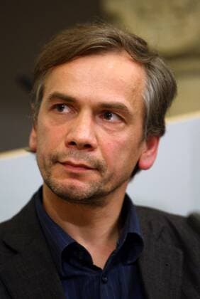 Schriftsteller Lutz Seiler (GER) während einer Lesung in Berlin