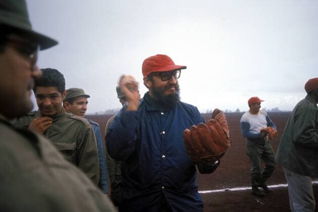 Präsident Fidel Castro (Mitte, CUB) bei einem Baseballspiel