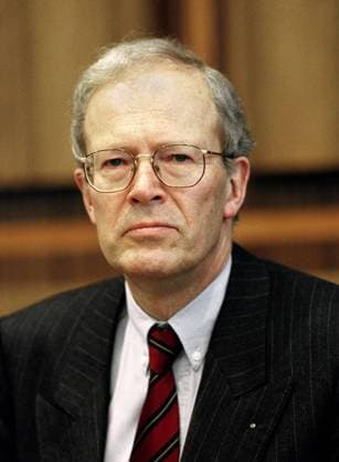 Bundesjustizminister Edzard Schmidt-Jortzig (GER FDP) in Bonn