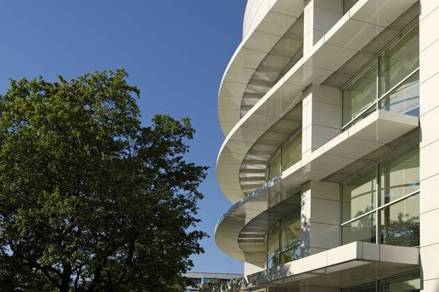 Architektur von Richard Meier Fassade des Siemens Forums in München - Deutschland (iblstr00250837)