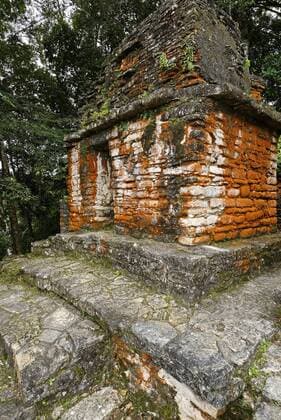 Ausgrabungsstätte Bonampak in Mexiko - iblstr00208856