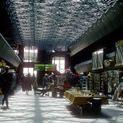 Halle im Flughafen Otto Lilienthal in Berlin-Tegel
