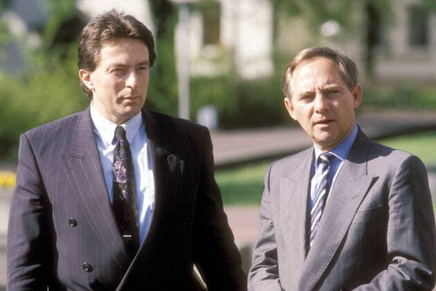 Peter Michael Diestel (li., GDR DSU Innenminister) und Wolfgang Schäuble (GER CDU Innenminister)