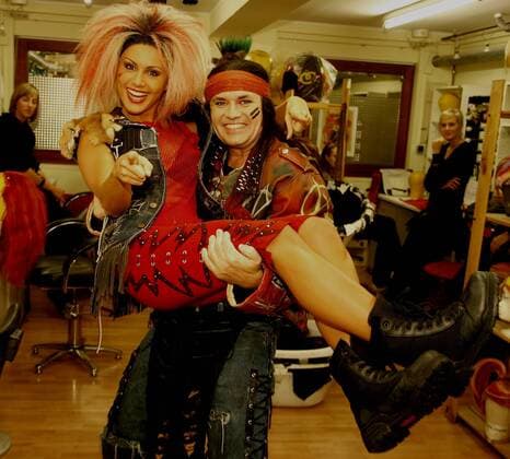 Fernsehmoderatoren Nazan Eckes und Wolfram Kons (beide GER) in ihrer Rolle als Darsteller des Musicals - We Will Rock You - im Musicaldome in Köln