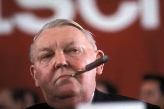 Ludwig Erhard (Deutschland CDU-Ehrenvorsitzender) mit Zigarre