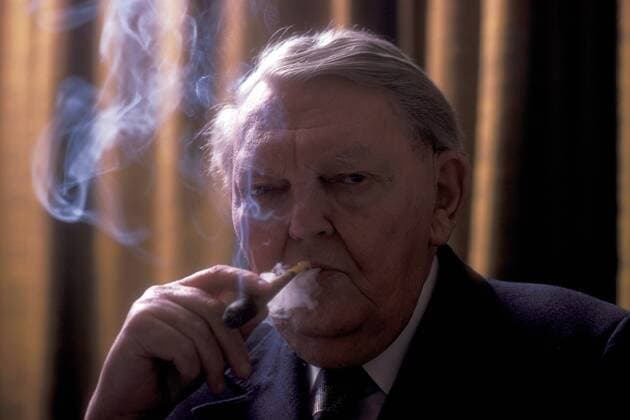 Ludwig Erhard (Deutschland CDU-Ehrenvorsitzender) raucht Zigarre