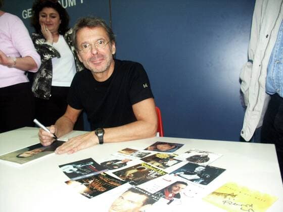 Sänger Reinhard Mey anlässlich einer Autogrammstunde