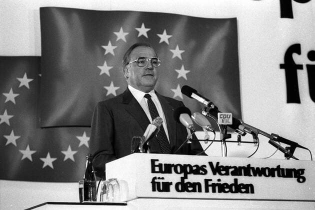 Bundeskanzler Helmut Kohl (Deutschland CDU) anlässlich des CDU-Fachkongresses - Europas Verantwortung für den Frieden -