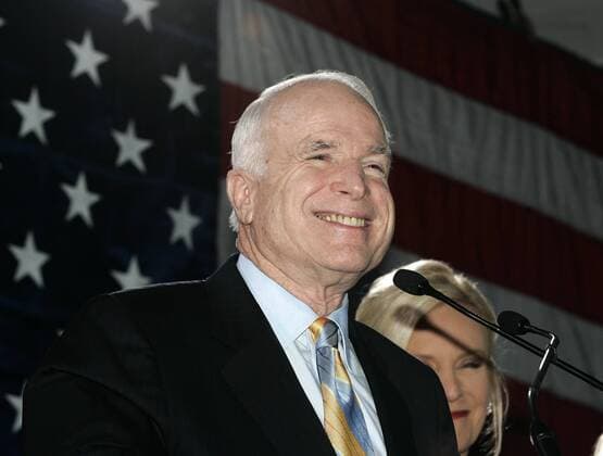 Präsidentschaftskandidat John McCain (USA Republikaner) während einer Rede in Miami anlässlich seines Sieges bei den Vorwahlen in Florida -  MIA20080129703