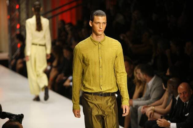Model präsentiert eine Kreation von Hugo Boss anlässlich der Fashion Week in Berlin
