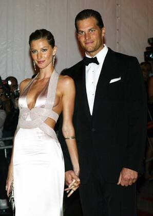 Model Gisele Bundchen und Freund Tom Brady anlässlich der Metropolitan Museum of Arts Costume Institute Gala in New York  NYP20080505234