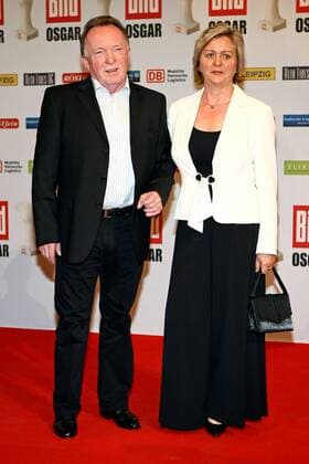 Schauspieler Peter Sodann neben seiner Frau Cornelia Sodann anlässlich der Verleihung des Medienpreises der BILD-Zeitung - Osgar - in Leipzig