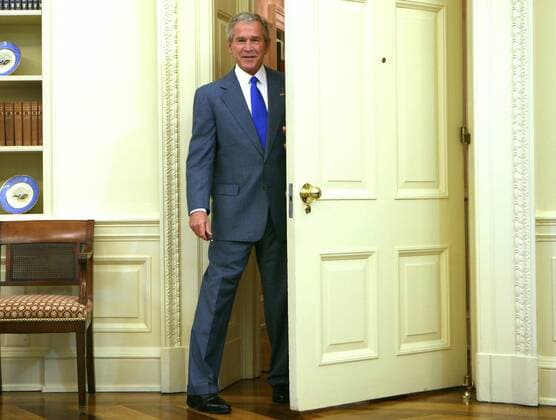 Präsident George W. Bush (USA) anlässlich einer Pressekonferenz zur Finanzierung der internationalen Militäreinsätze in Washington D.C. (wax2008063001)